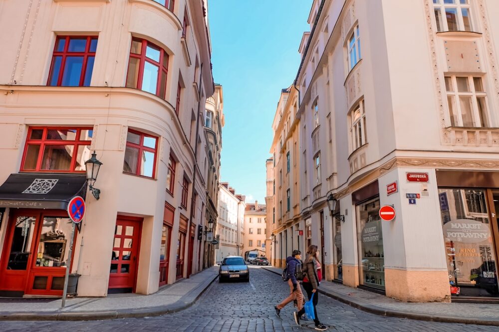 チェコ旅行の基本情報｜通貨・ビザ・時差・気候を解説