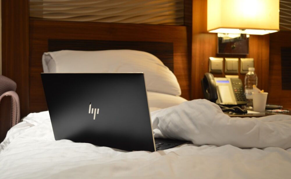 booking hotel reservation online laptop travel