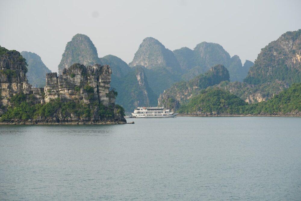 halong bay vietnam limestone