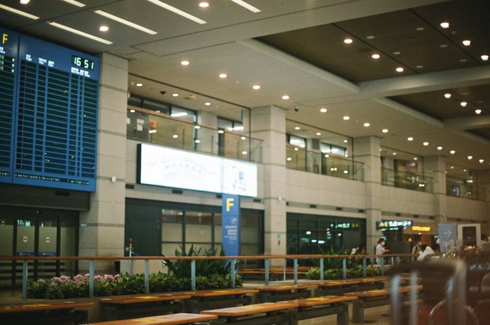 seoul airport traveler luggage