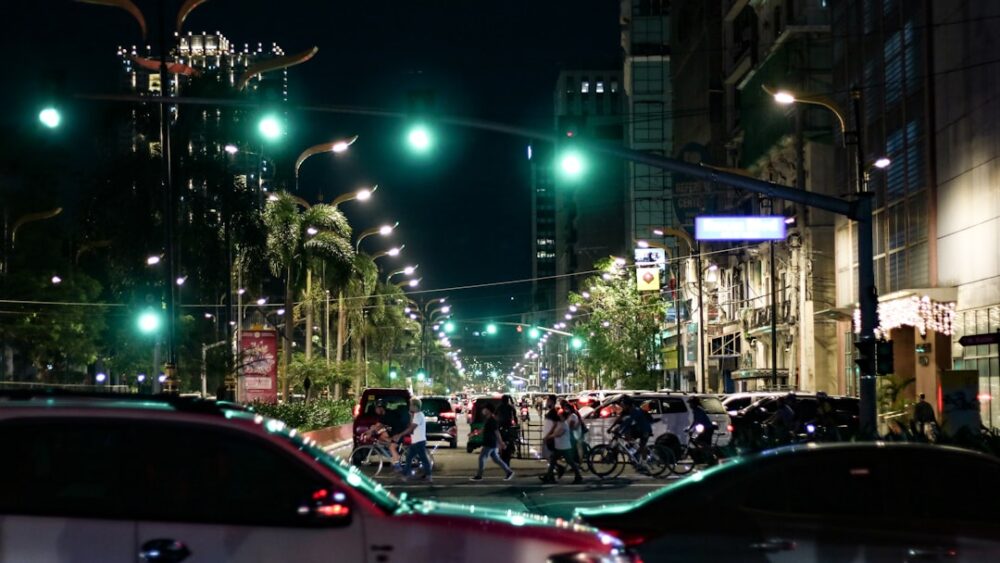 manila crowded street pickpocket warning night