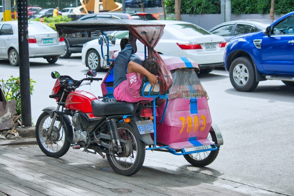 motorcycle bag snatching philippines street