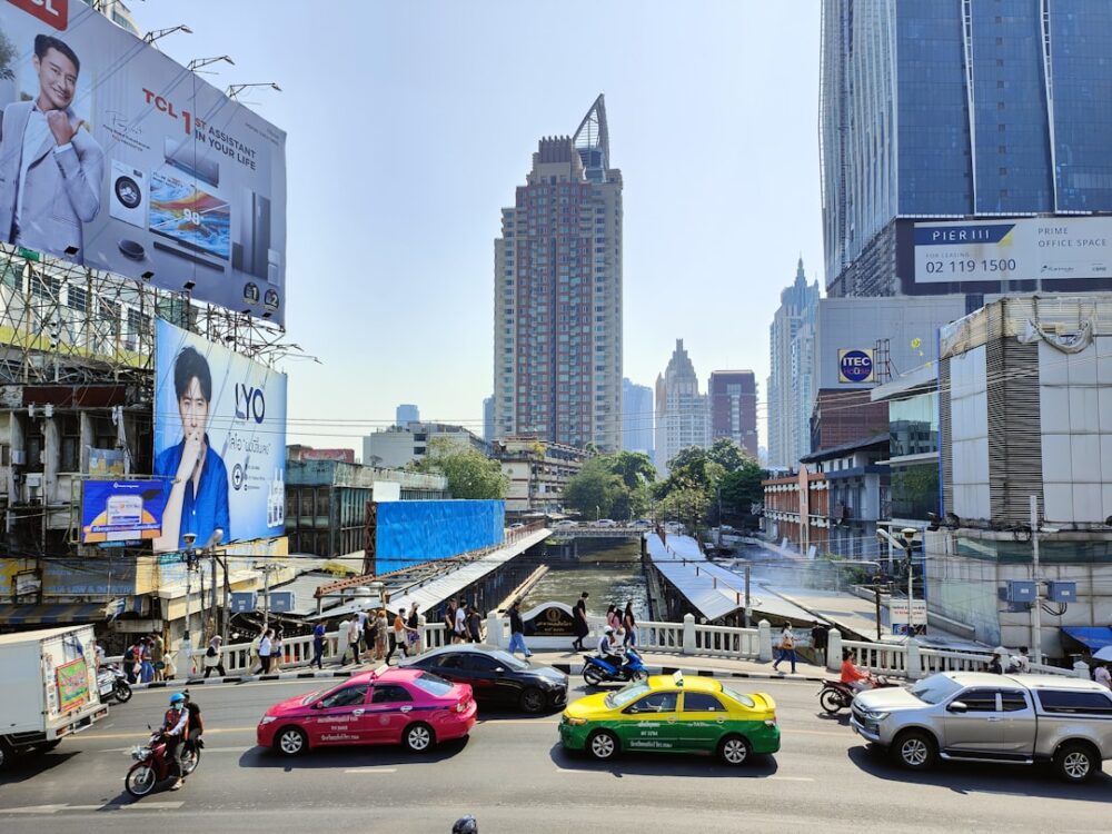 bangkok ratchaprasong intersection skyline